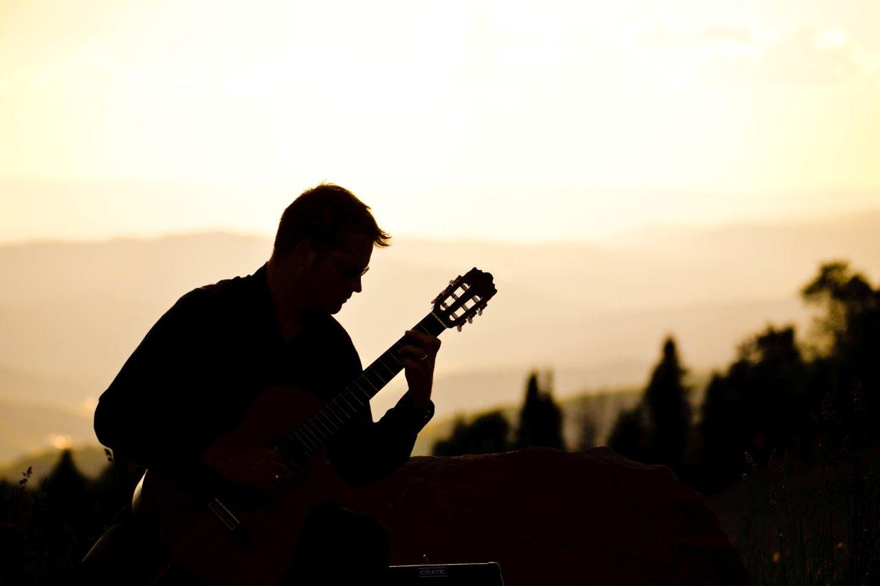 Colorado wedding guitarist Michael Lancaster at the Vail Wedding Deck, Vail Colorado.